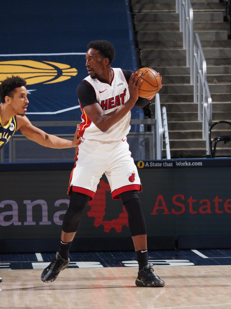 开云全站APP官方下载 穆古鲁扎的教练是谁 