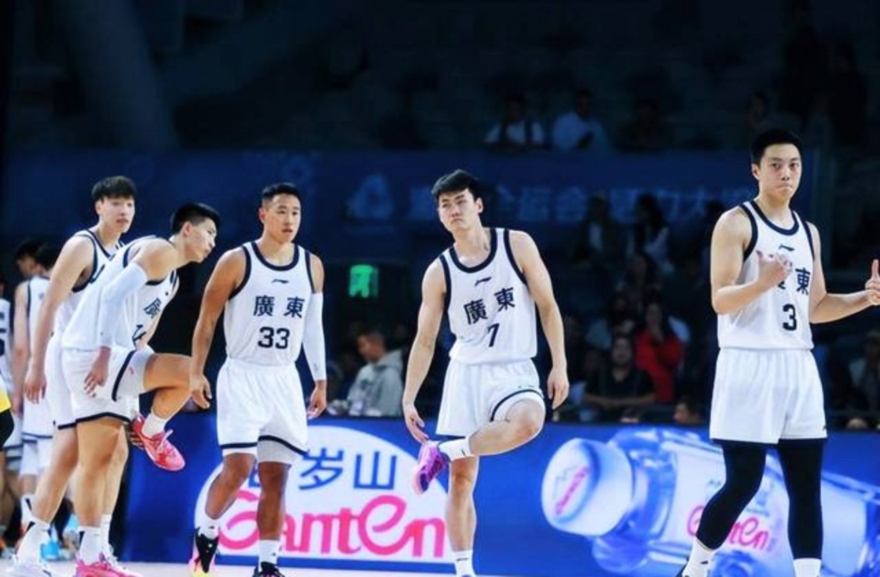 开云全站APP官方下载风云突变！山东男篮集结日主帅复盘；CBA常规赛版图或变；引发热议；心理建设被强调的简单介绍